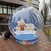 Шоу шар – огромный снежный шар фотозона Київ