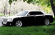 125 Chrysler 300C черно-белый аренда Киев