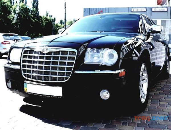 136 Chrysler 300C черный аренда авто на прокат Київ - зображення 1