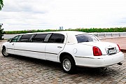 020 Лимузин Lincoln Town Car 120 Royal аренда Киев