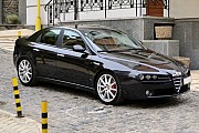 140 Alfa Romeo черная аренда авто Киев