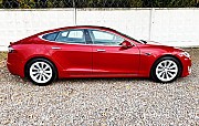074 Tesla Model S 75 D красная арендовать на прокат без водителя Київ