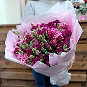 Служба доставки цветов в Харькове, розы, гвоздики, тюльпаны, ирисы в ассортименте Харьков