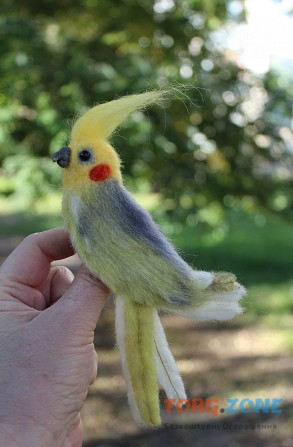 Попугай брошь клюв слева валяная игрушка корелла из шерсти сувенир прикраса интерьерная птица папуга Одеса - зображення 1