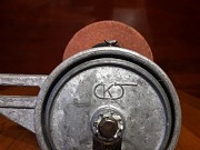 Ручний наждачний станок, маленький, виготовлено в минулому столітті. Черкаси