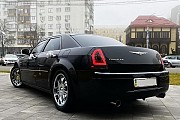 135 Chrysler 300C черный аренда авто на свадьбу с водителем Киев