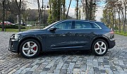 271 Bнедорожник Audi Q8 E-tron электро синий прокат аренда Киев
