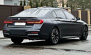 353 Прокат авто BMW M760 LI без водителя аренда с водителем на фото съемки видео Киев