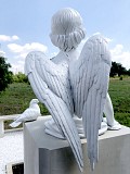 Светлая память в образе ангела памятник ребёнку. Київ