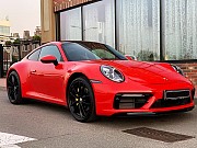 091 Арендовать Porsche 911 GTS красный с водителем без водителя Київ