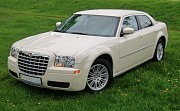 130 Chrysler 300C ванильный прокат авто Київ