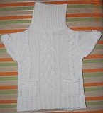 Продам б/у белый вязаный свитер на девочку доставка из г.Харьков